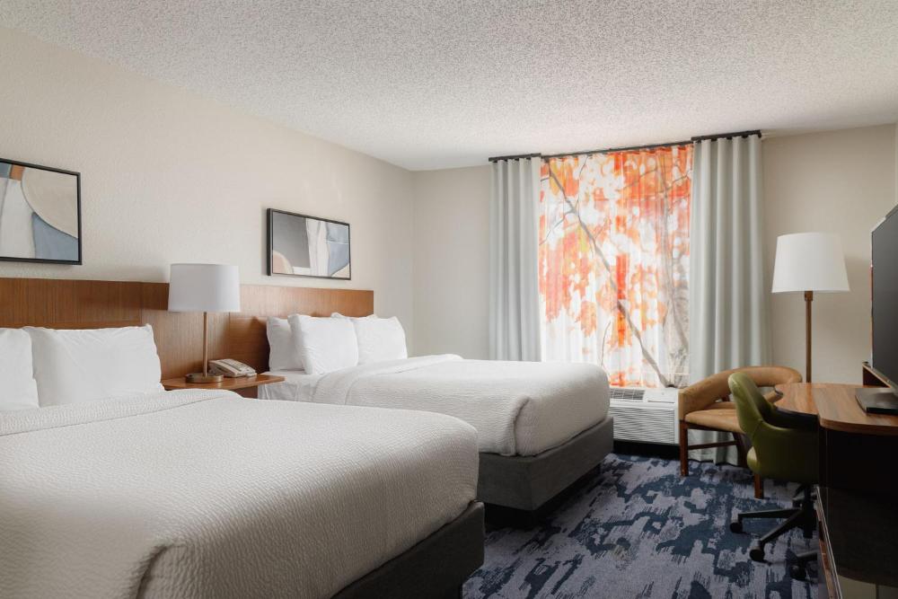 Queen Room with Two Queen Beds - Communication Assistance interior